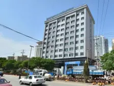 电梯高层,精装修,采光充足,视野宽阔。