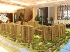 地铁口精装修4房户型.中间楼层.诚心出售