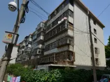 房子采光通透,出行方便。生活配套齐全。