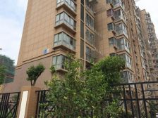 此房不满二,带小车库,小区配套齐全,采光挺好