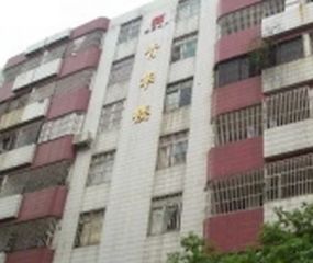 格局方正,采光通风好,小区安静舒适,天台独自使用!