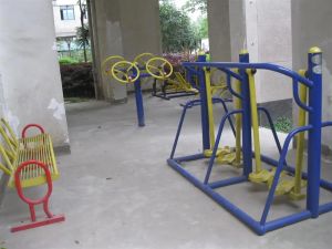 菱角湖公园旁 三眼桥地铁口 香港路浅水湾