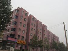南站小区 经典一楼带院,四居室,老证可贷款