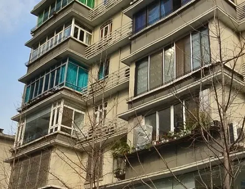 川艺职院家属楼实景图