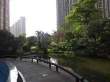 该房税费少,楼距宽采光充足,内部配套设施齐全