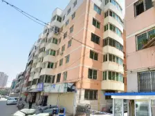 房子南北通透的,装修好,产权清晰可按揭,看房方便