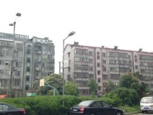 市中 心地铁口,濠河边,好楼层带车库,