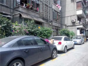 成科路7号2室1厅东