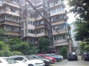 长信公寓3室1厅东南