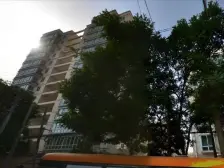 西站跟前,看房方便户型方正,可按揭。