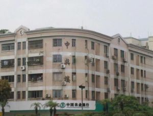 此房满五唯一,三房二厅二卫、小区安静,邻里和睦。