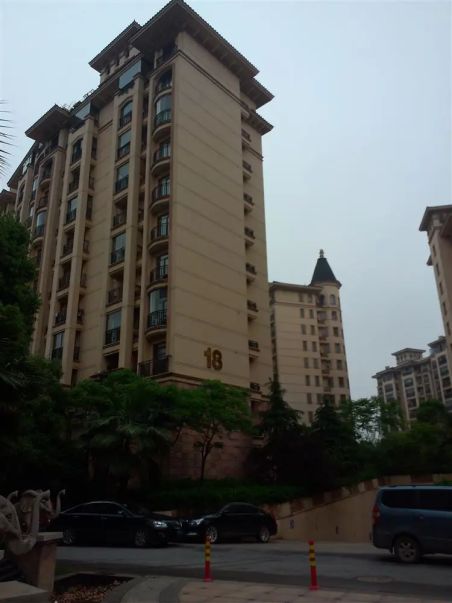 南国明珠二期电梯小高层精装三房两卫