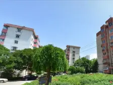 定西路地铁口中医附属医院民航小区三室两厅产权可按揭