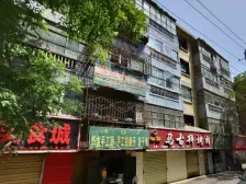 麦积山路 户型方正, 两 室一厅 小区有院子 停车方便