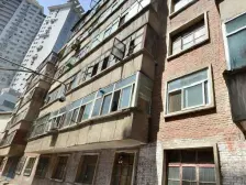 广场旁边 精装3室1厅2卫南北通透 3楼 采光无遮挡