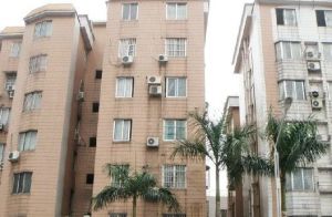 云良路东华楼6楼三房售价65万西山书