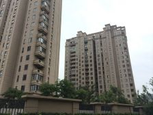 德诚翠湖湾毛坯大平层,已满五年,户型方正,采光好