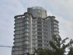 航天中一区4室2厅东南