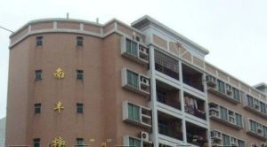 东向户型3房,配套好,交通方便