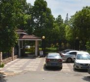 九龙新寓四室二厅小区中间位置不临街,南北全明