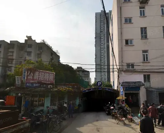 厅后街小区实景图