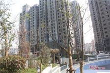 购物广场旁生活配套全,成熟社区适合居家,地铁口