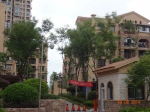 人民路边上,电梯房,房东诚心出售.................
