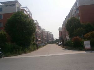 小区为多层建筑,人员素质高,小区出行方便,配套齐全