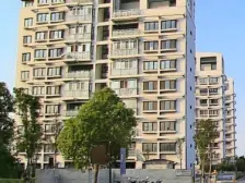 大四房户型方正,视野开阔,风景好,小区门口是公园