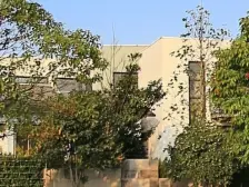 魏玛大别墅,花园大,位置好,诚心卖