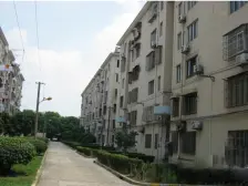 店长推荐!带20平大院子,户型正气