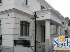 南京西路小别墅,拥有花园和地下室,电梯