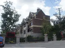 小区公园位置清水毛坯三房,南面无遮挡,业主诚心出售