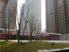 近医院 楼龄新 装修好 正规商品房 商圈成熟 出行方便