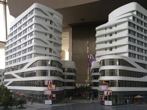 首信红星国际广场1室1厅东南