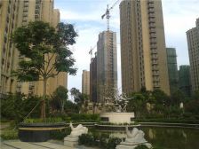 绿地世纪城三室精装修,中间楼层,价格便宜