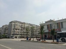 精装修的,房东诚心出售,采光视野好,看房提前联系