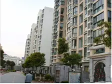 南北三房,前面采光无遮挡户型正气,看房方便.位置好