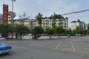 百舜苑4室1厅西南