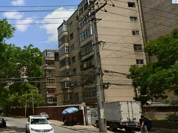 省艺校家属院实景图