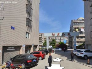 阳光花苑顶层复式房东诚心卖有阳光房