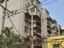 长江路大学路万达旁低楼层方便看房均价5000多点