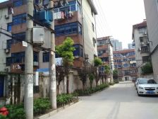 三开间朝南满五得房率高四室两厅两卫随时看房