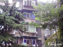 滨江中路1号1室1厅东南北南