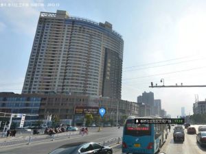 玖龙城全新精装修三室两厅两卫电梯房急售