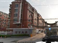 楼上楼下都有厨房,阁楼和楼下层高一样,有2个晒台