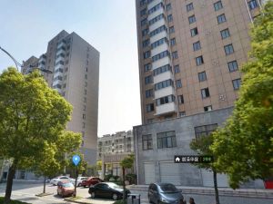 安定联中丽泽华庭中间楼层精装房急售