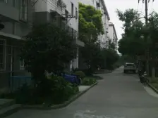 标准地铁,理想化大三房,低楼层,价格可谈.