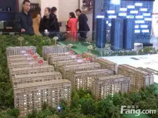 照母山公园旁3+1顶跃花园洋房,实得面积大,此为展示价