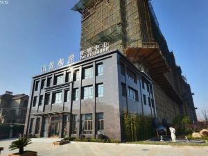 高楼层/双阳台/带车位,此房满五精装修,诚心出售。